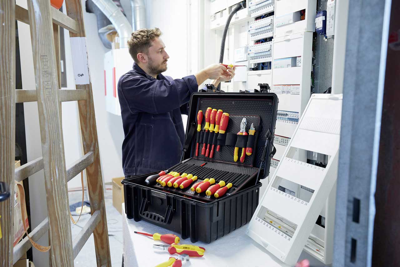 Tool case Competence XL: The allrounder for electricians and for eMobility applications