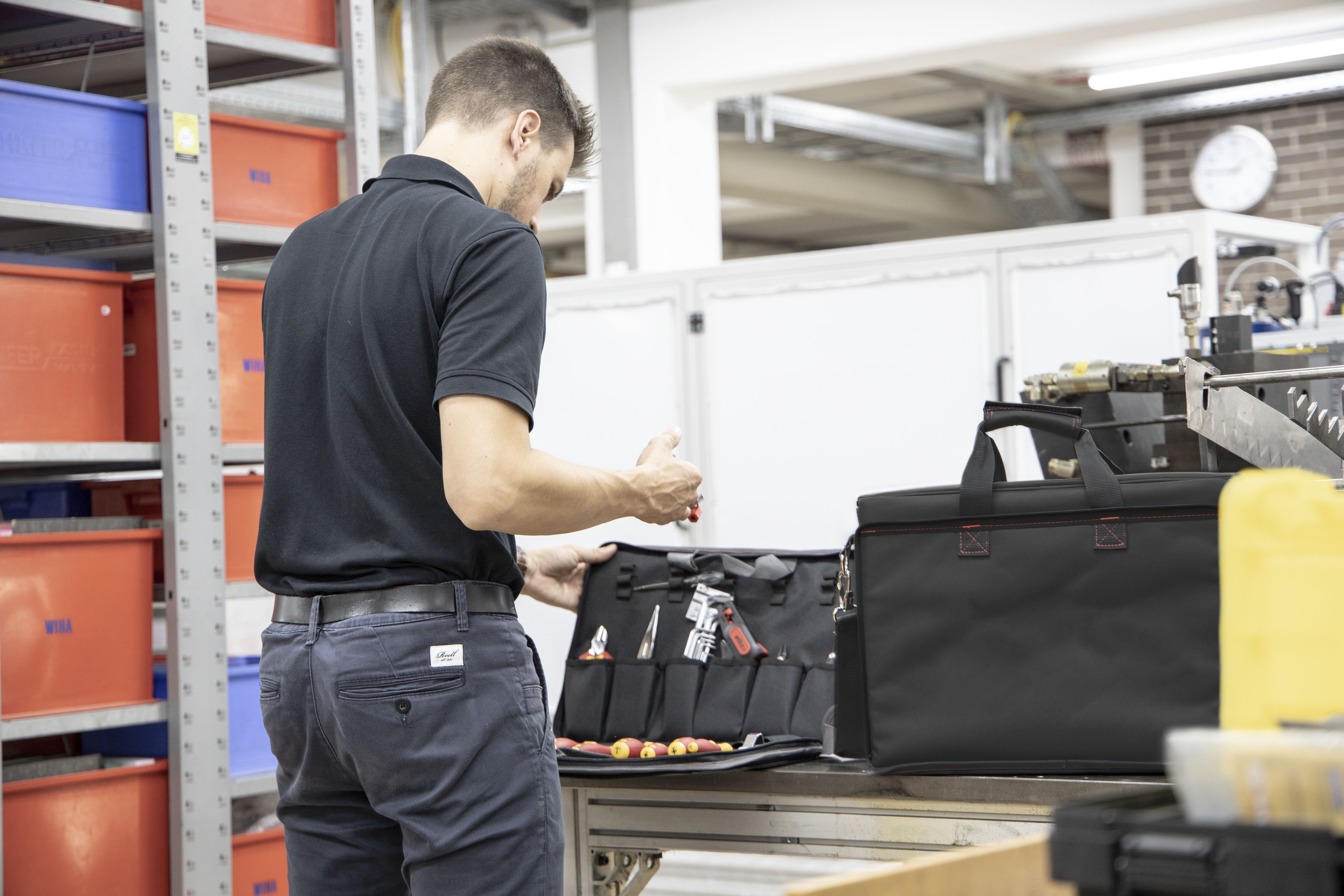 VDE service bag