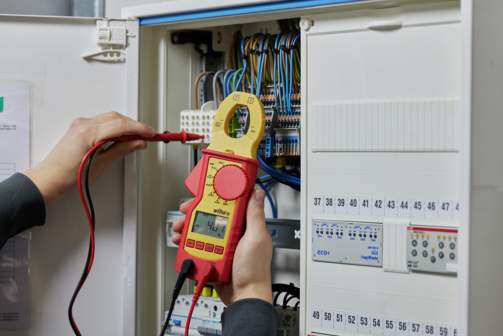 Clamp meter
